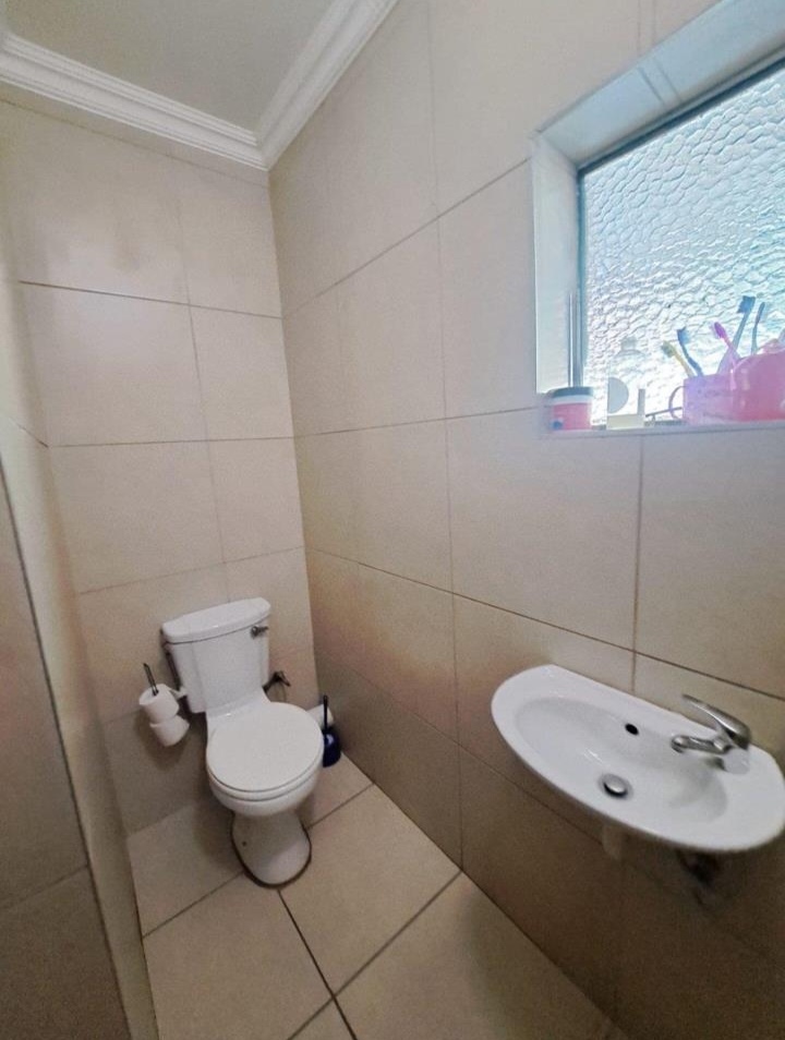4 Bedroom Property for Sale in Roosheuwel North West